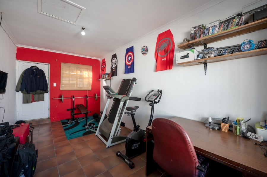 4 Bedroom Property for Sale in Perm Gardens Western Cape